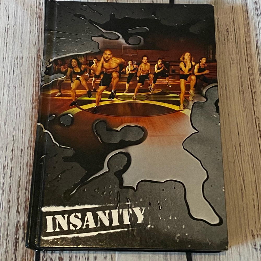 Insanity Beachbody Set with Calendar and Nutrition Guide